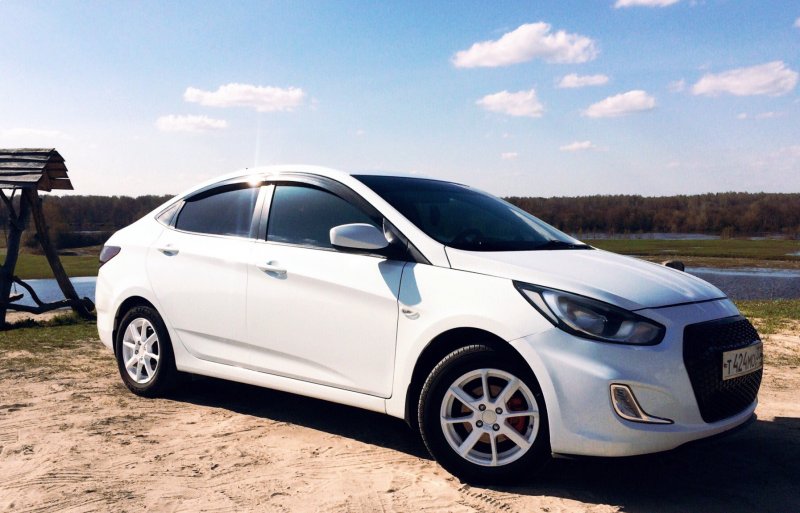 Хендай Солярис белый