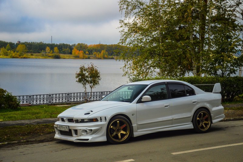 Mitsubishi Galant 8