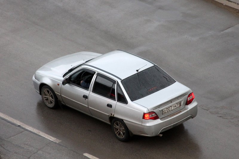 Машина большая большая большая большая машина Daewoo Nexia
