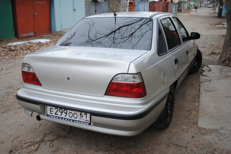 Белая Дэу Нексия n100