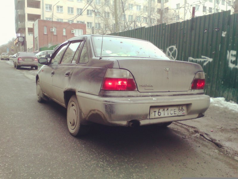 Нексия 2000 сзади
