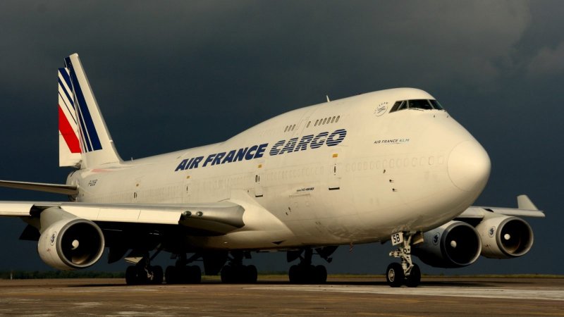 Боинг 747 в Питере