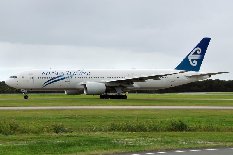 Боинг 777-300 Юнайтед Эйрлайнс
