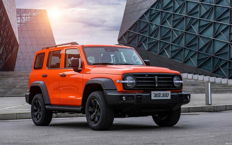 Катайский автомобиль танк 300