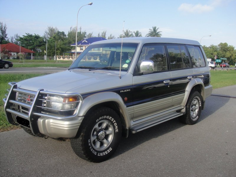 Mitsubishi Pajero 2