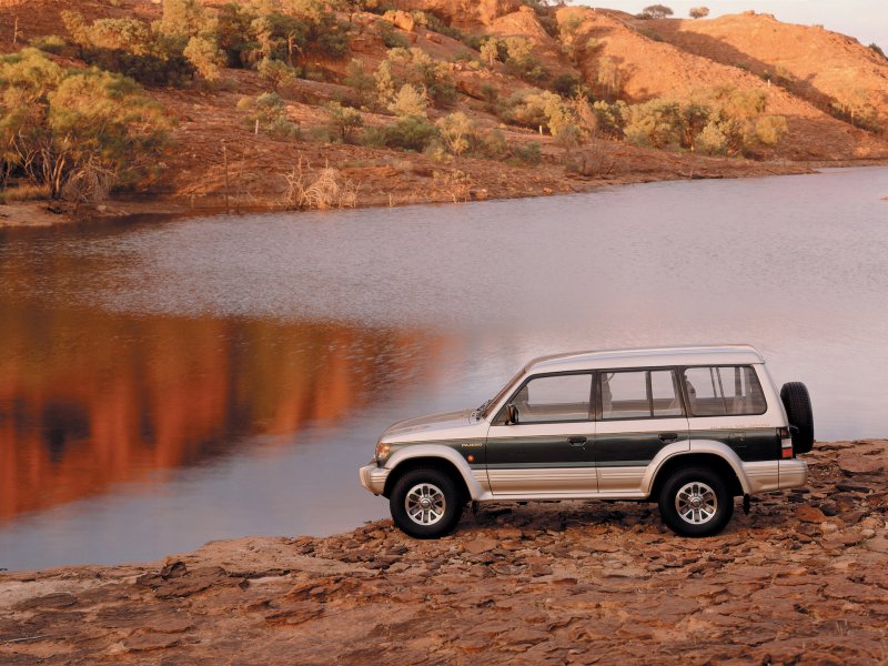 Mitsubishi Pajero 2