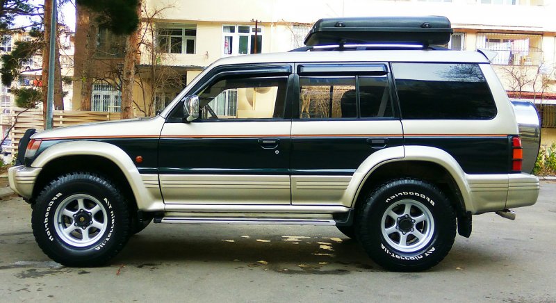 Митсубиси Паджеро 2.5