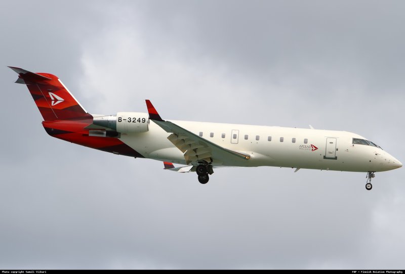 CRJ-900 Bombardier сзади