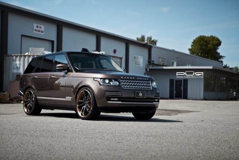 Range Rover Vogue темно зеленый