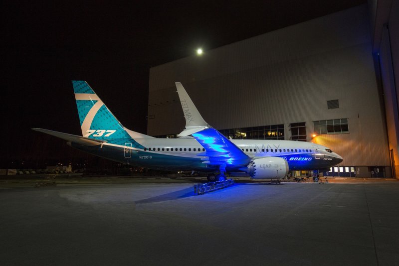 Боинг 737 700c