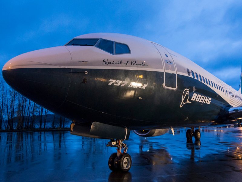 Самолет Боинг 737 600