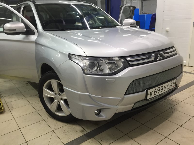 Mitsubishi Outlander Samurai 2020