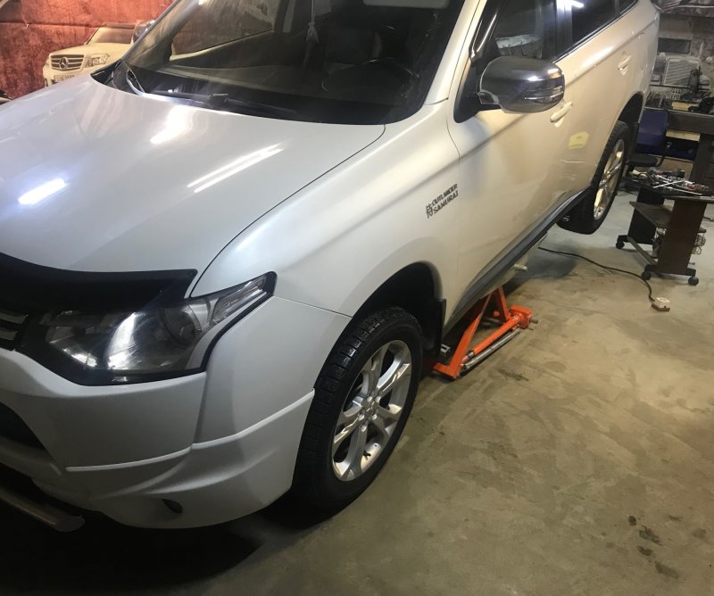 Outlander Mitsubishi 2014 Самурай