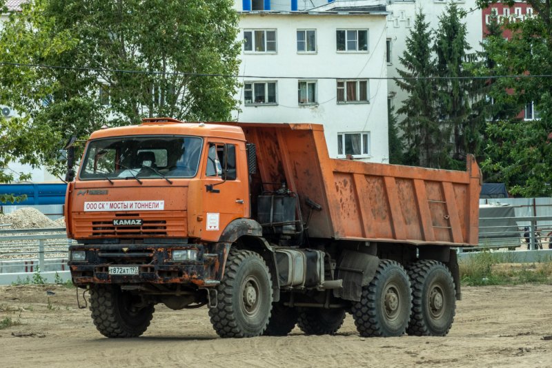 КАМАЗ 65222 самосвал