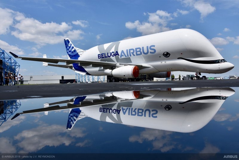 Грузовой самолет Airbus Beluga XL