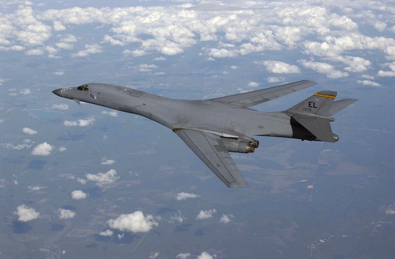 B-19 бомбардировщик
