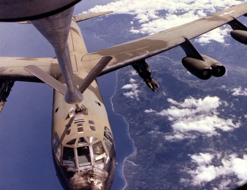 B 52 бомбардировщик
