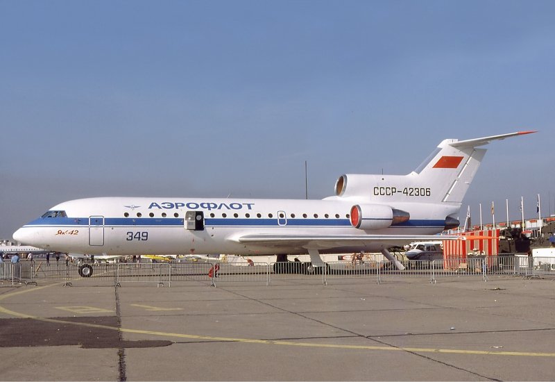 Самолёт як-42