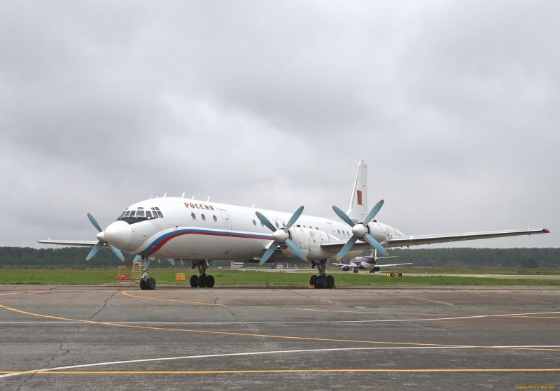 Ил-18 пассажирский самолёт