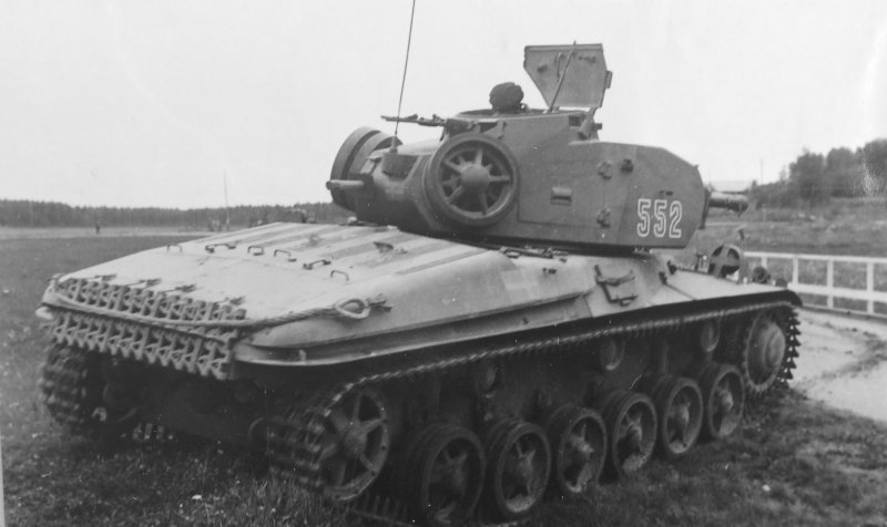 Strv m/42 DT