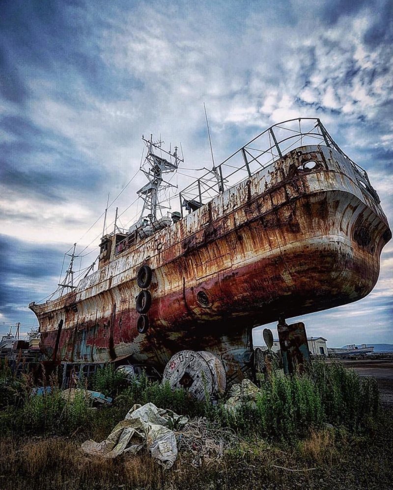Заброшенный корабль Адриан Эванс