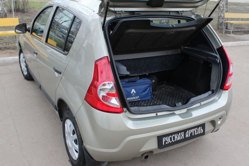 Renault Sandero 2012 багажник