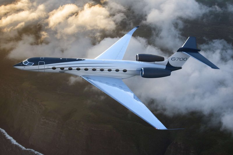 Самолет Gulfstream g700