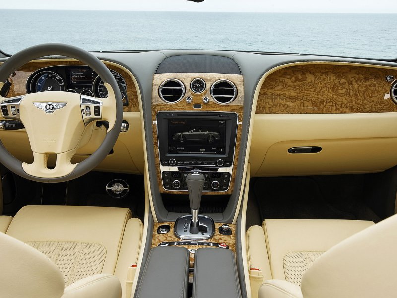 Bentley Continental GTC салон