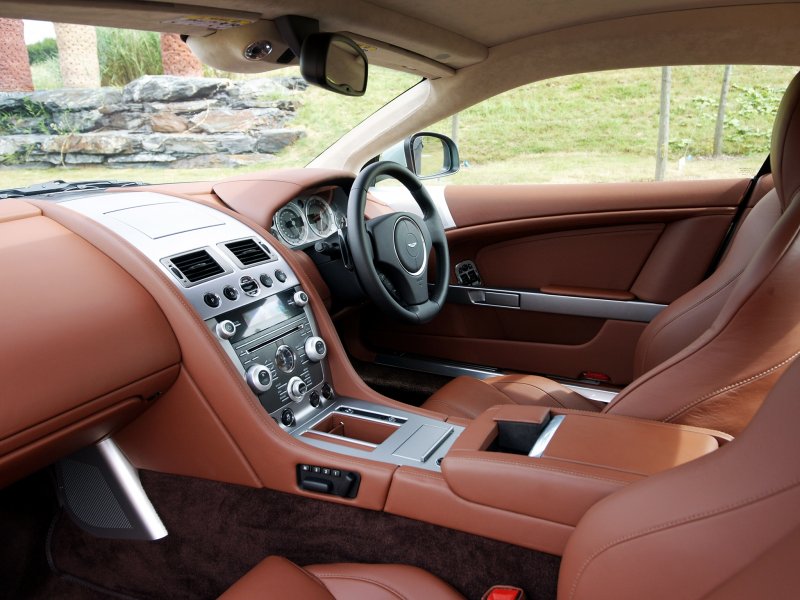 Aston Martin db9 интерьер