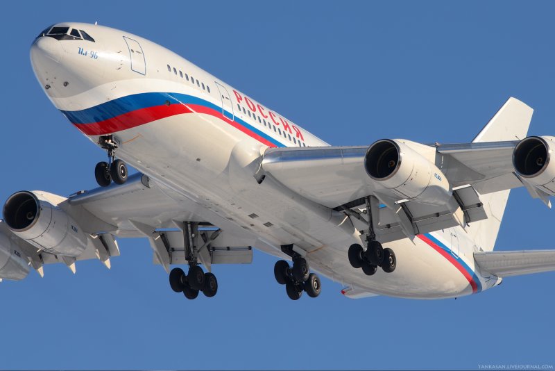 Ил-96 -300 пассажирский самолёт