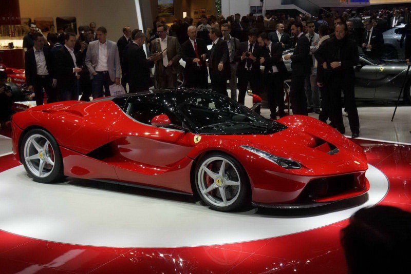 Ferrari LAFERRARI спорткары