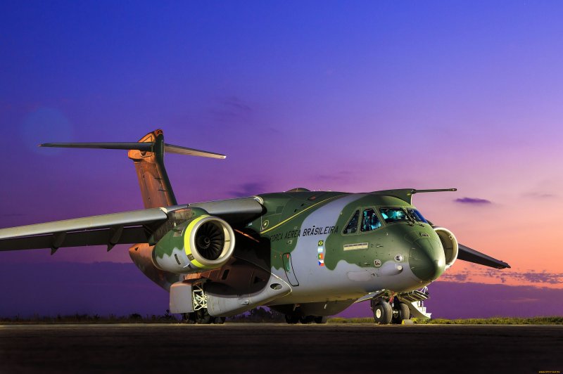 Embraer 390