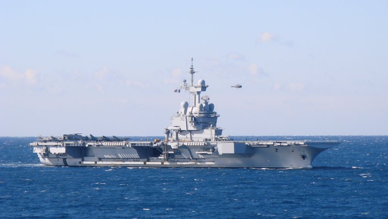 Авианосец Шарль де Голль
