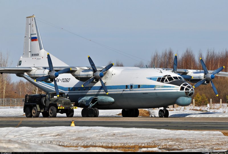 АН-24 самолет