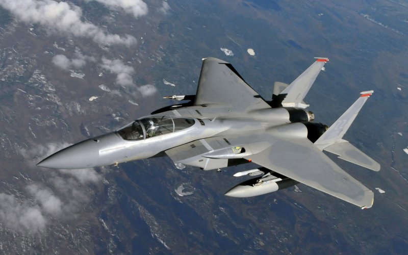 F16 истребитель