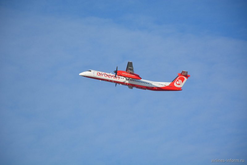 Q400 самолет салон