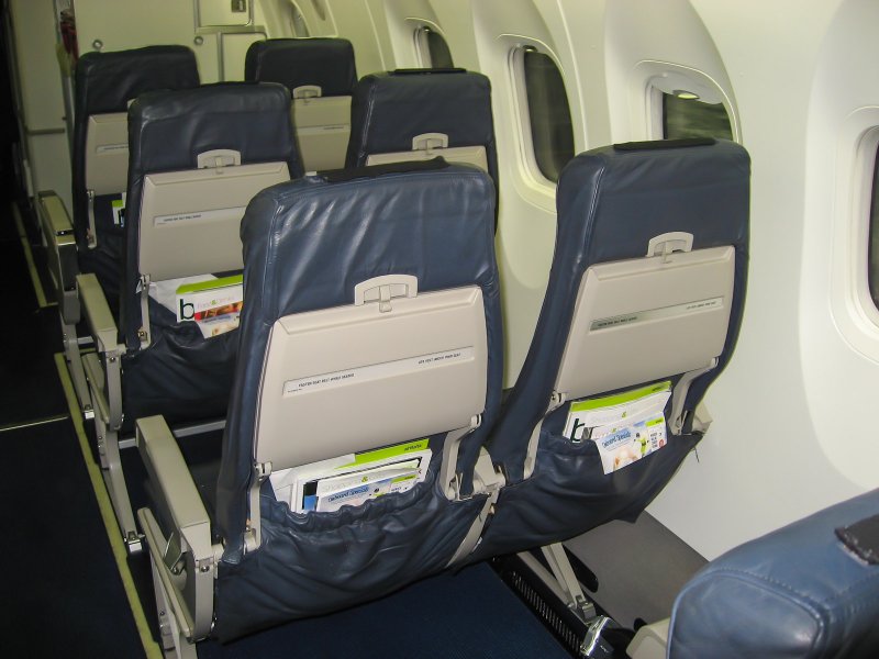 Bombardier Dash 8 q400 AIRBALTIC
