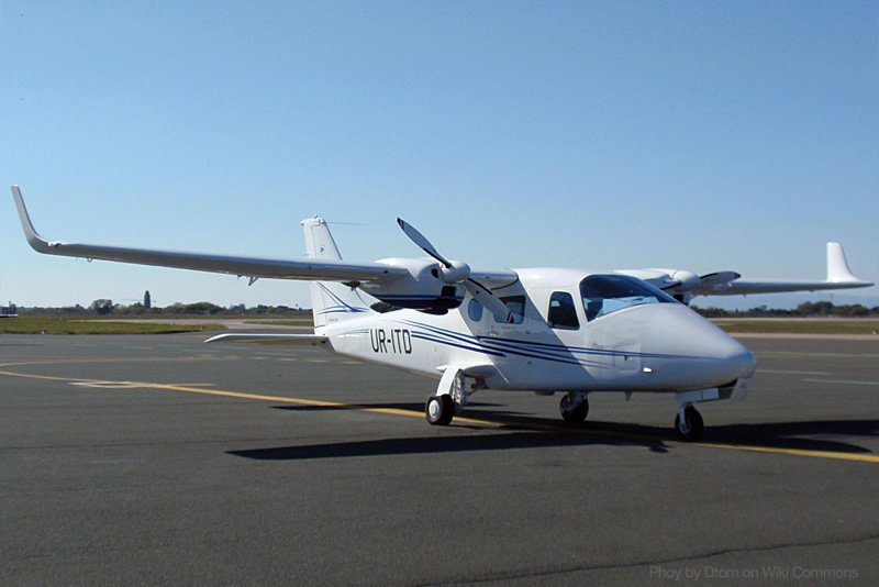 Самолет Tecnam p2006