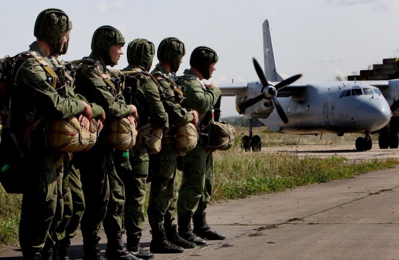 Центр 2019 военные учения Донгуз