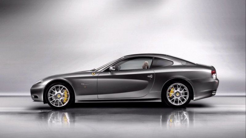 Машина Ferrari 612 Scaglietti сбоку