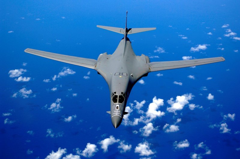 B-19 бомбардировщик