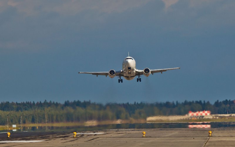 Самолет посадка Боинг 747