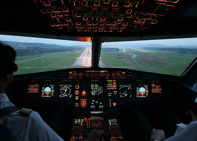 Боинг 747 приземлился