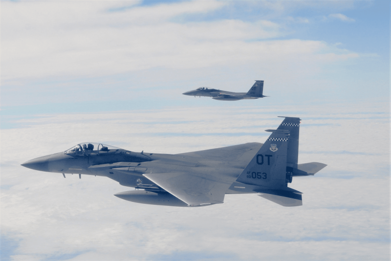 Военный истребитель США 2021