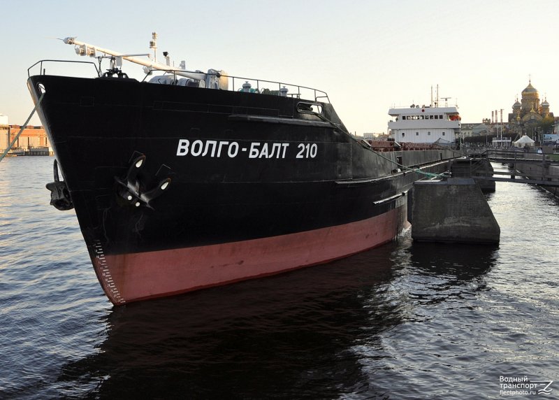Теплоход Волго Балт