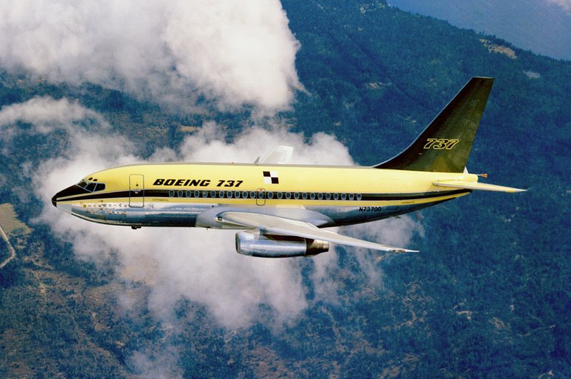 Боинг 737 100