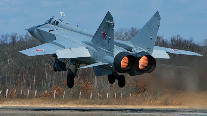 Сверхзвуковой перехватчик миг-25