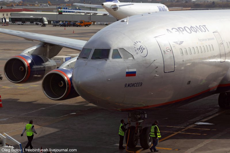 • Широкофюзеляжный самолет ил-96-400м