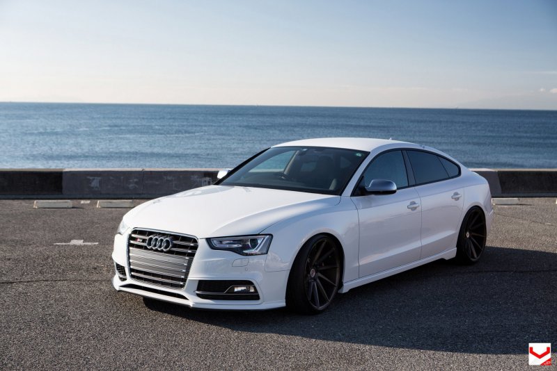 Audi s5 белая