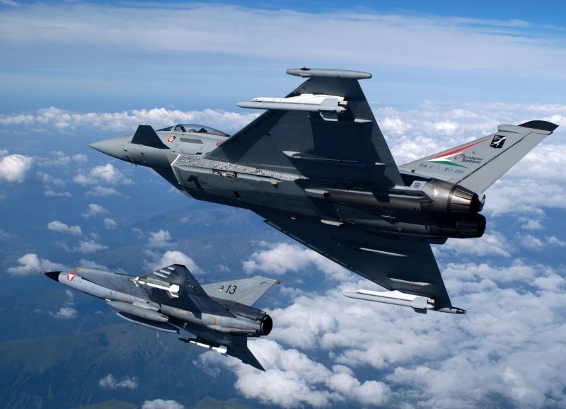Cамолет Eurofighter Typhoon